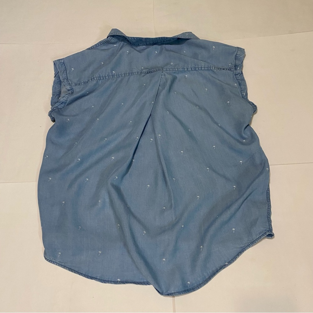 31. ⭐️JACHS Girlfriend Light Blue Button Down Sleeveless Shirt - Picture 8 of 8